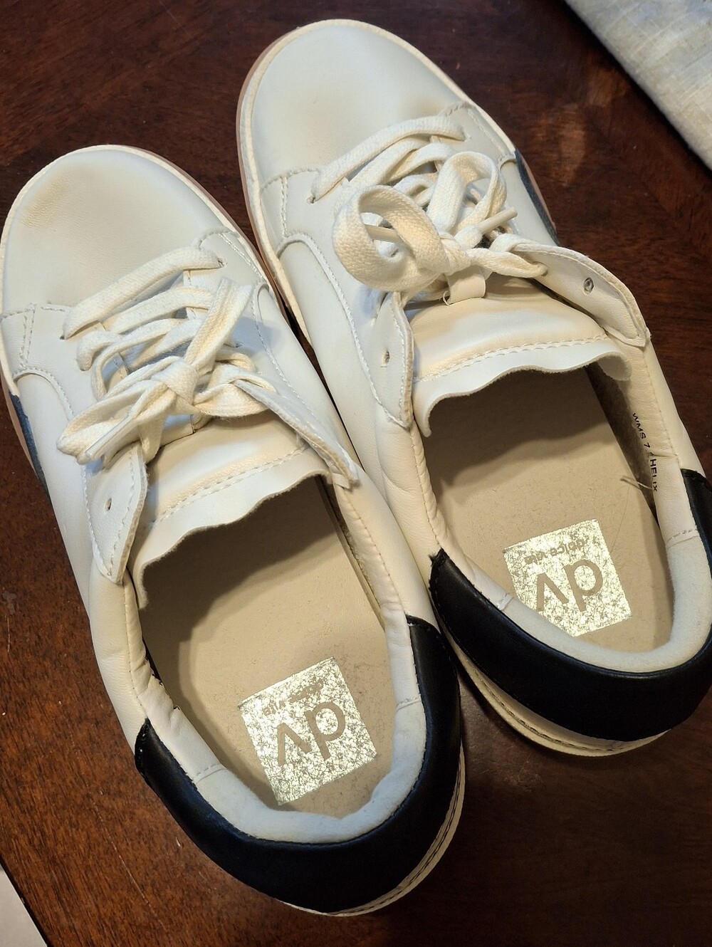 Womens White Dolce Vita Sz 7.5 HELIX - Picture 10 of 13